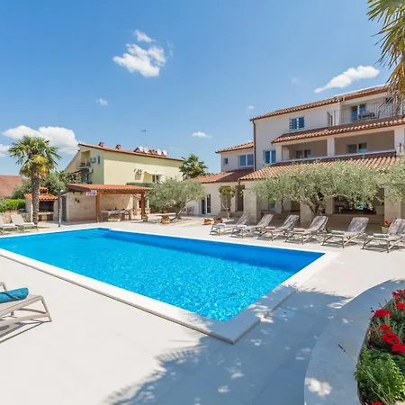 Апартаменты Paradiso 3 Fuer 2 Personen Mit Pool