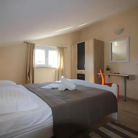 Paradiso 3 Fuer 2 Personen Mit Pool