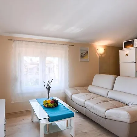 Paradiso 3 Fuer 2 Personen Mit Pool Πόρετς