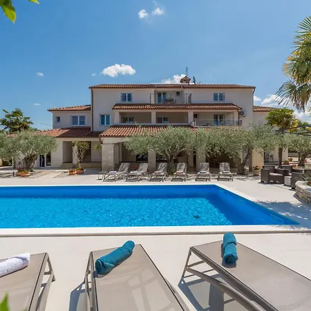 Διαμέρισμα Paradiso 3 Fuer 2 Personen Mit Pool