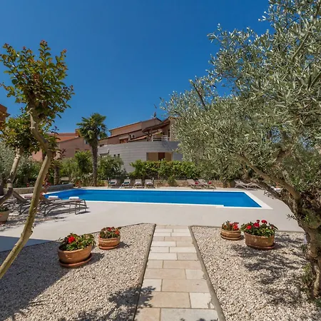 Paradiso 3 Fuer 2 Personen Mit Pool Διαμέρισμα